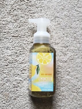 Bath & Body Works Limoncello Foaming Hand Soap - Yellow